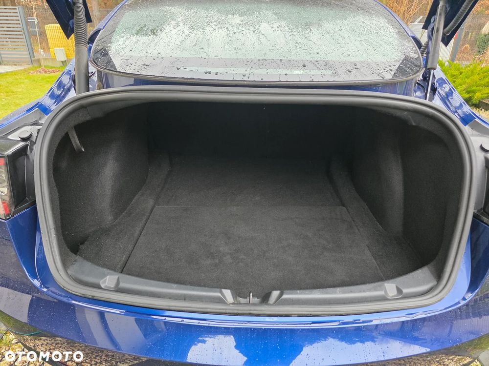 Tesla Model 3 - 11