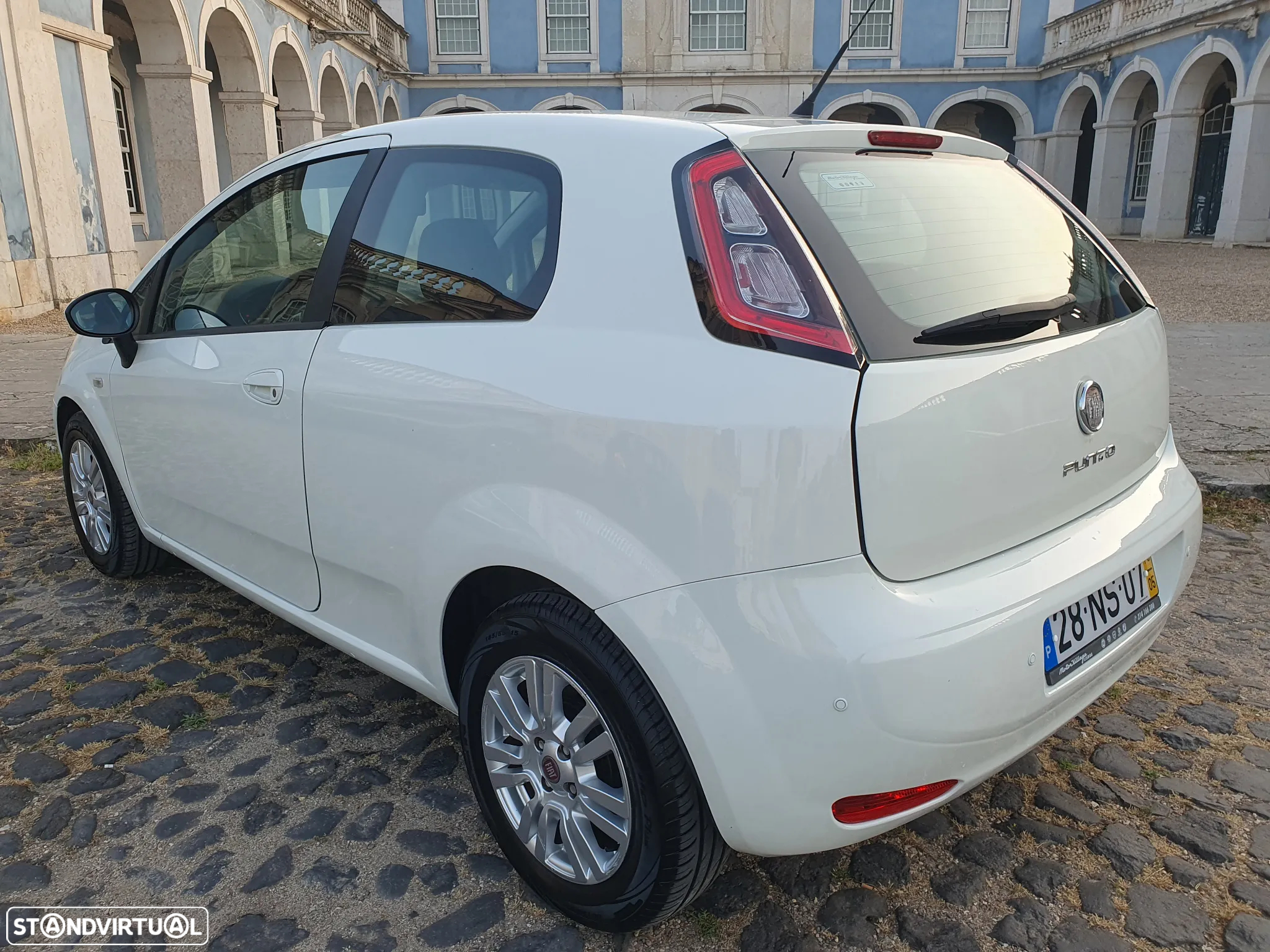 Fiat Punto 1.2 Young II S&S - 3