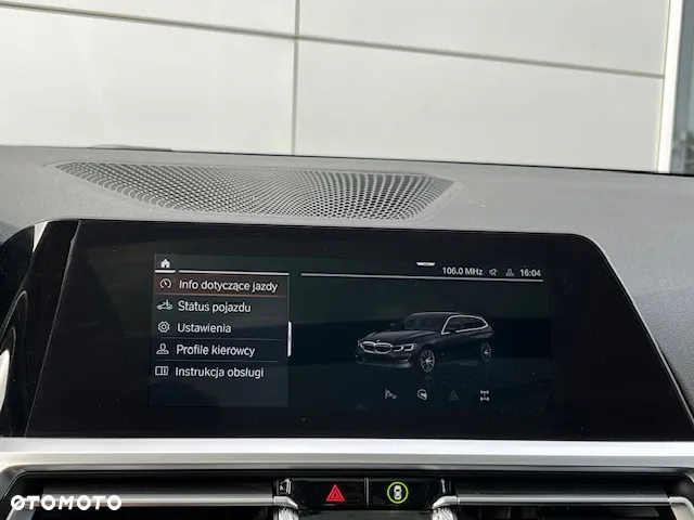 BMW Seria 3 318d Sport Line - 33