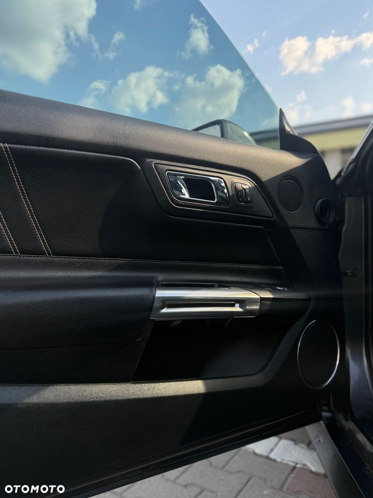 Ford Mustang 5.0 V8 GT - 28