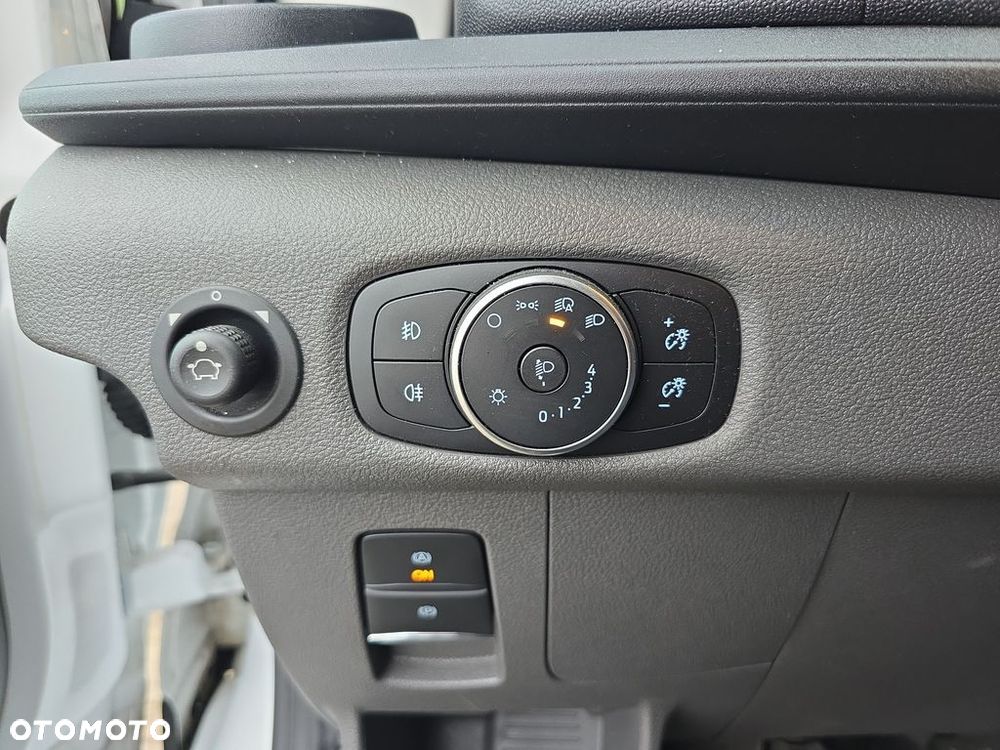 Ford Transit - 19
