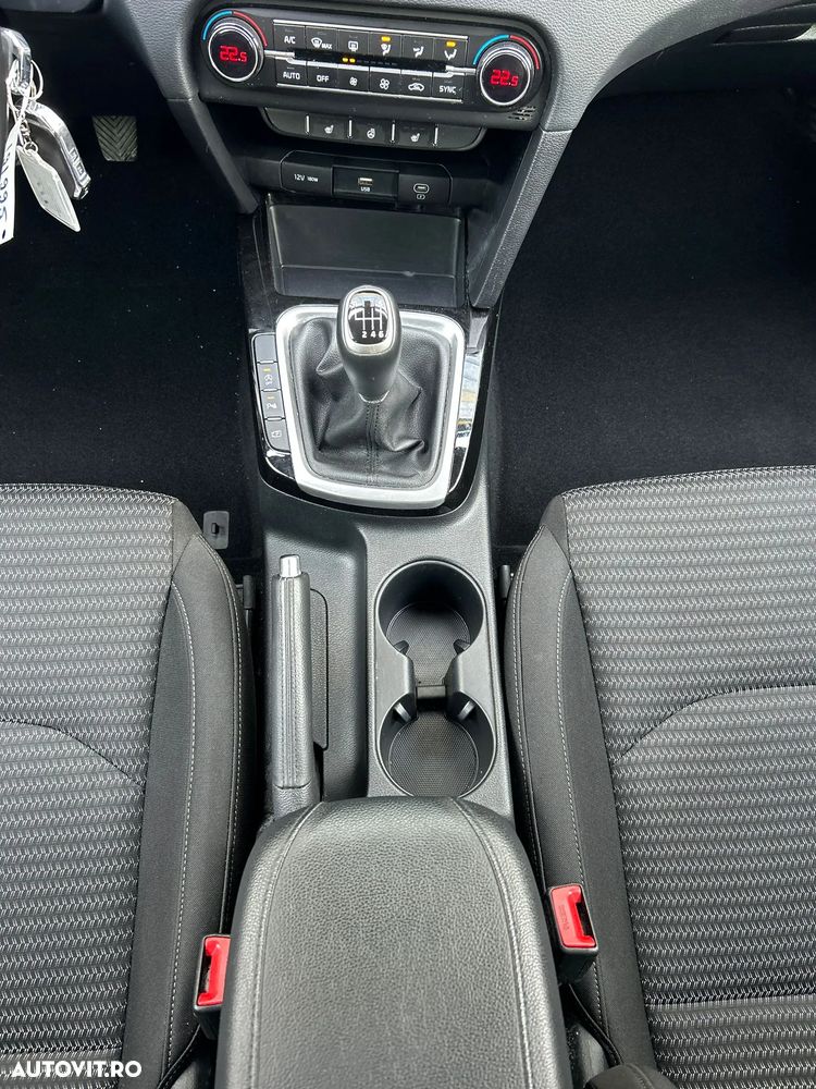 Kia Ceed - 14