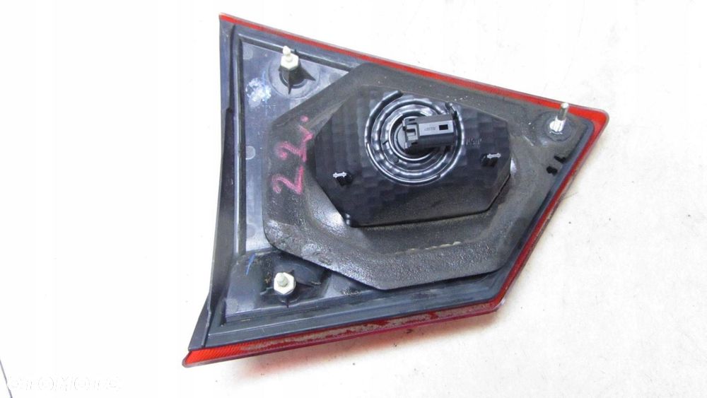 SUZUKI VITARA III LAMPA W KLAPE LEWA 14- - 2