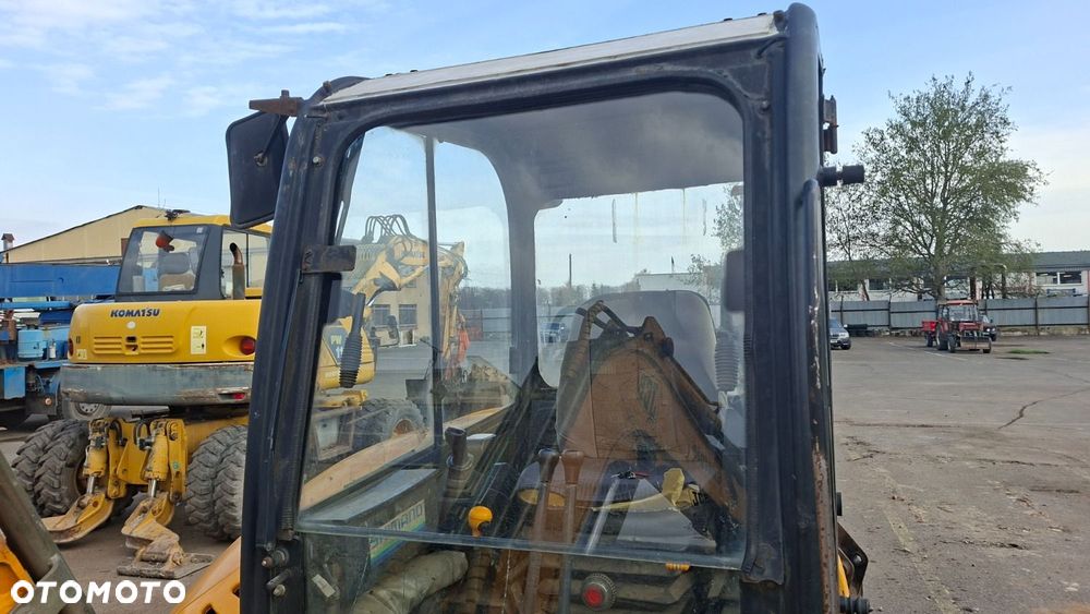 JCB 8052 - 18