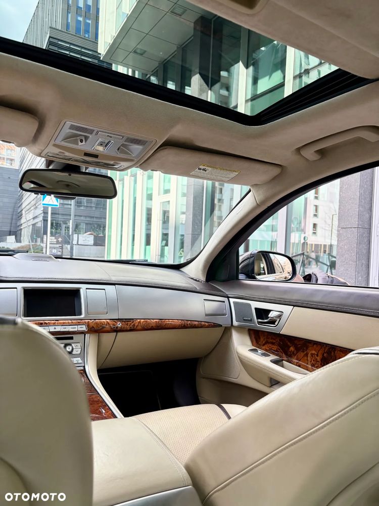 Jaguar XF 35t AWD Portfolio - 27