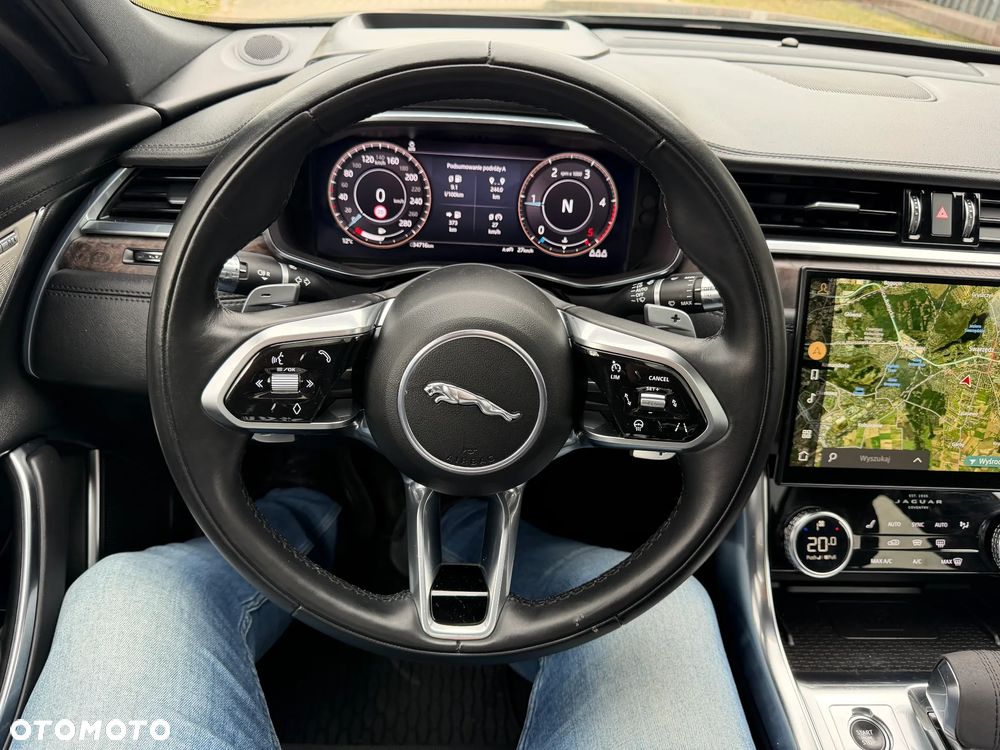 Jaguar XF D200 R-Dynamic S - 37