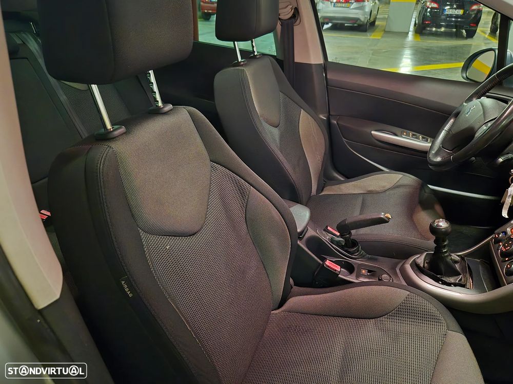 Peugeot 308 SW 1.6 HDi Sport CVM6 - 28