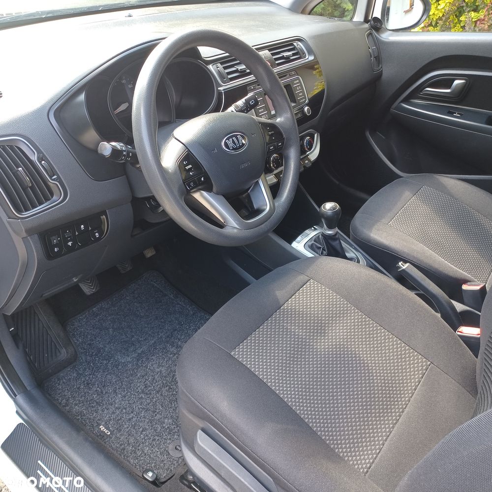 Kia Rio - 22