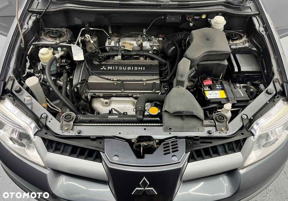 Mitsubishi Outlander - 10