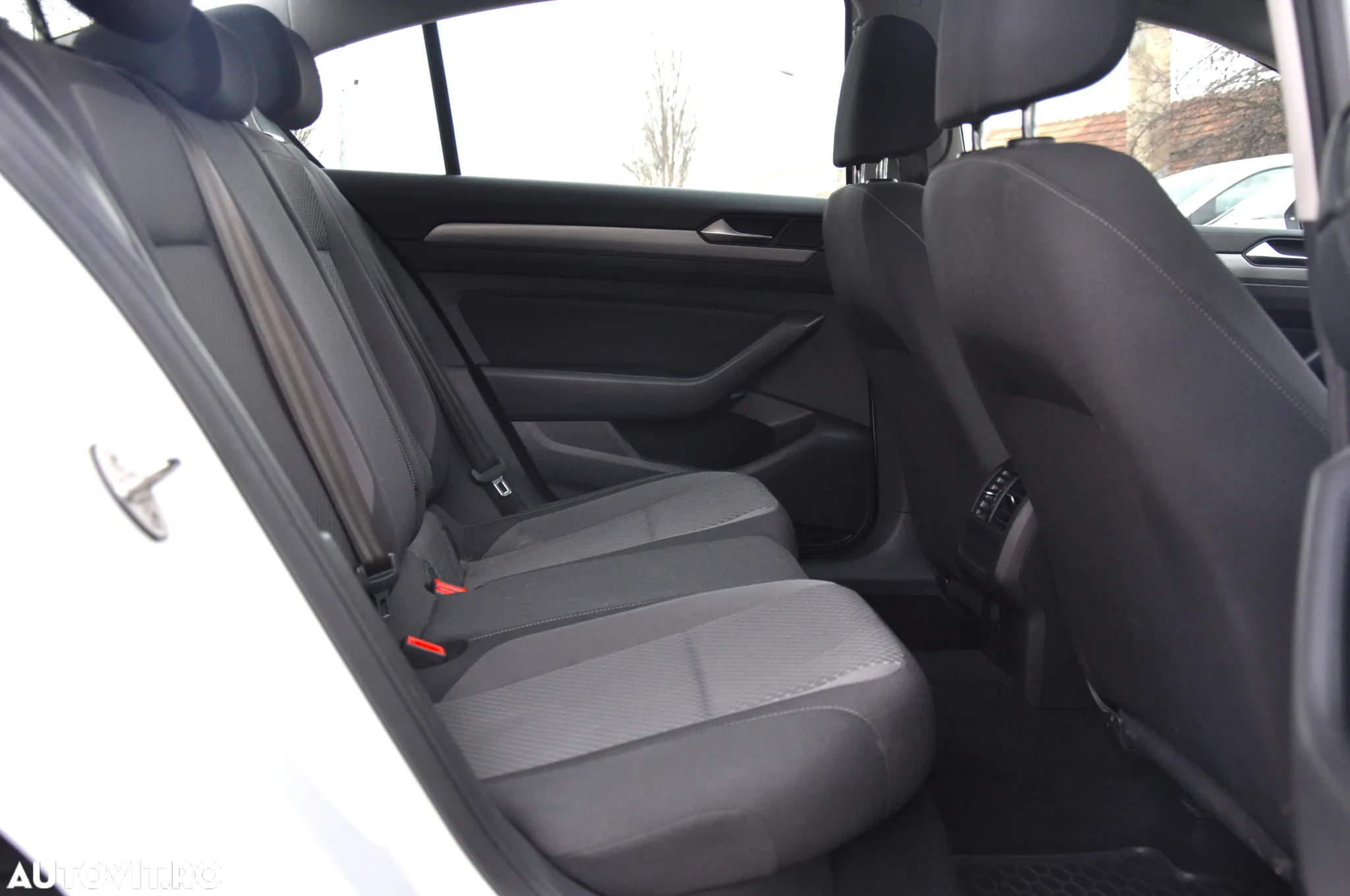Volkswagen Passat Variant 2.0 TDI DSG Trendline - 10