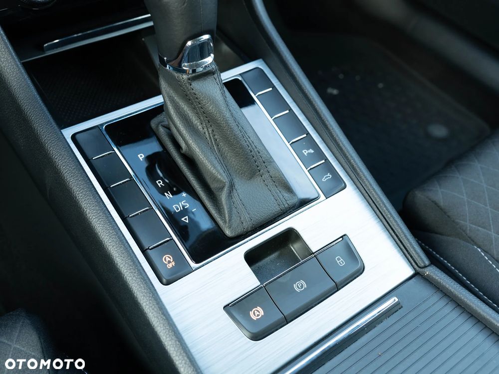 Skoda Superb 2.0 TDI SCR Ambition DSG - 36