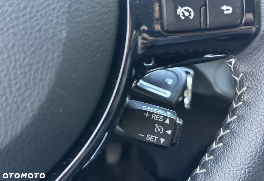 Toyota Yaris 1.5 Premium - 17