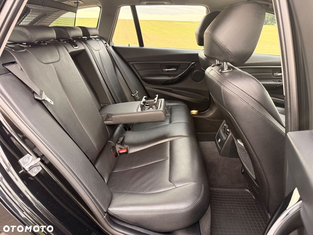 BMW Seria 3 330d xDrive Sport Line - 30