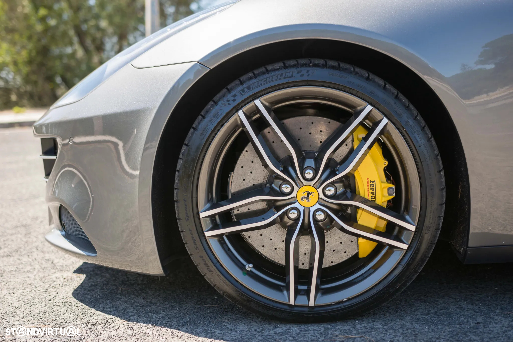 Ferrari FF - 4