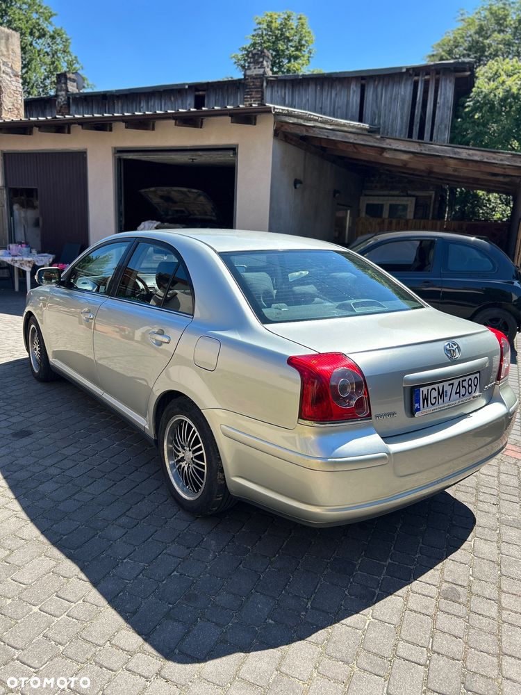 Toyota Avensis 1.6 VVT-i Luna - 3