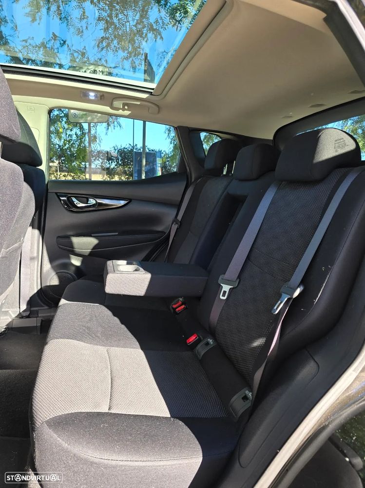 Nissan Qashqai 1.5 dCi N-Connecta 18 - 10