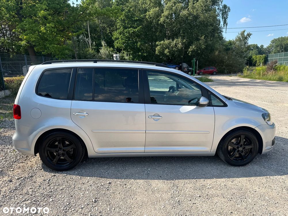 Volkswagen Touran - 9