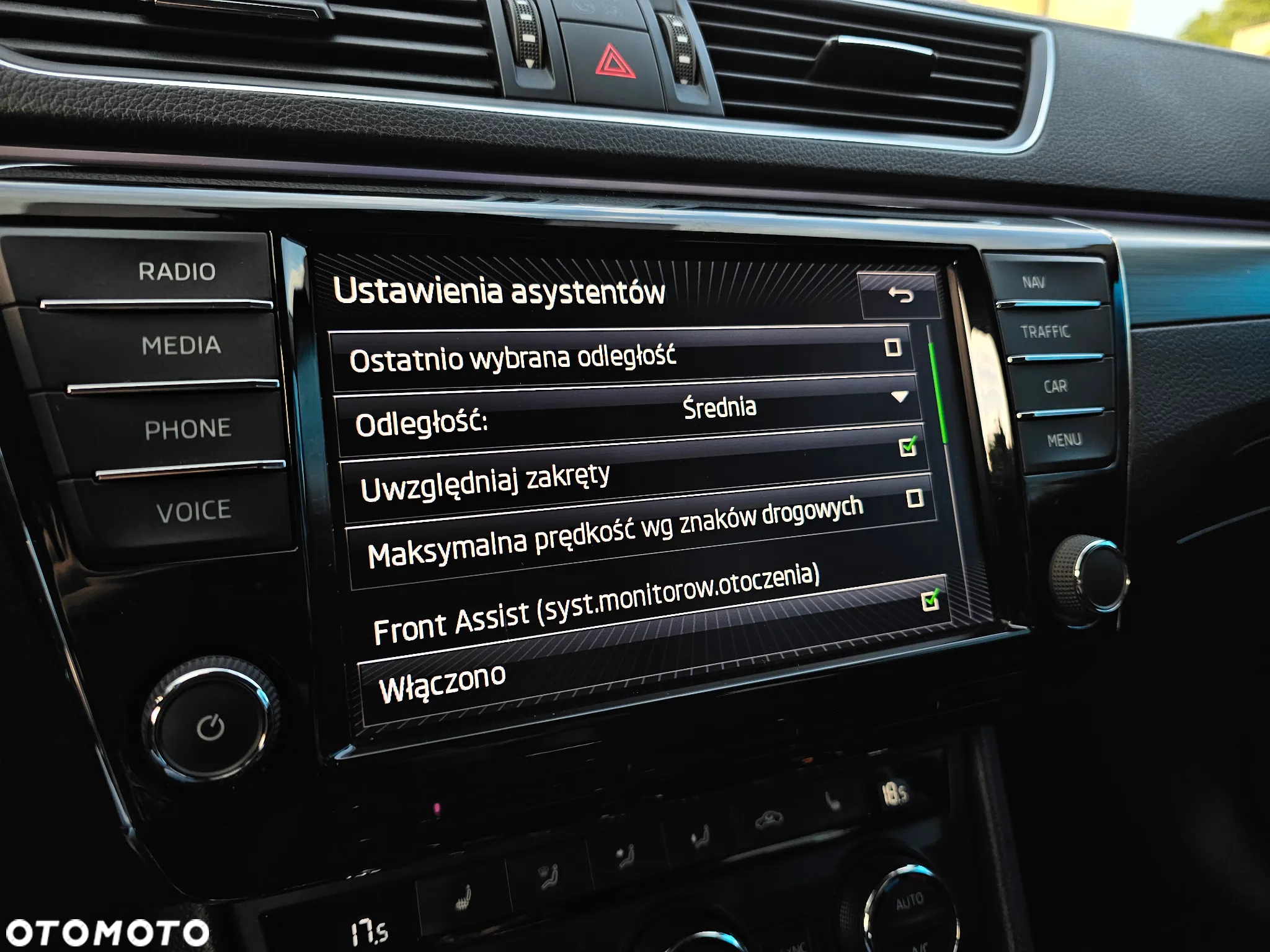 Skoda Superb 2.0 TDI Style DSG - 22