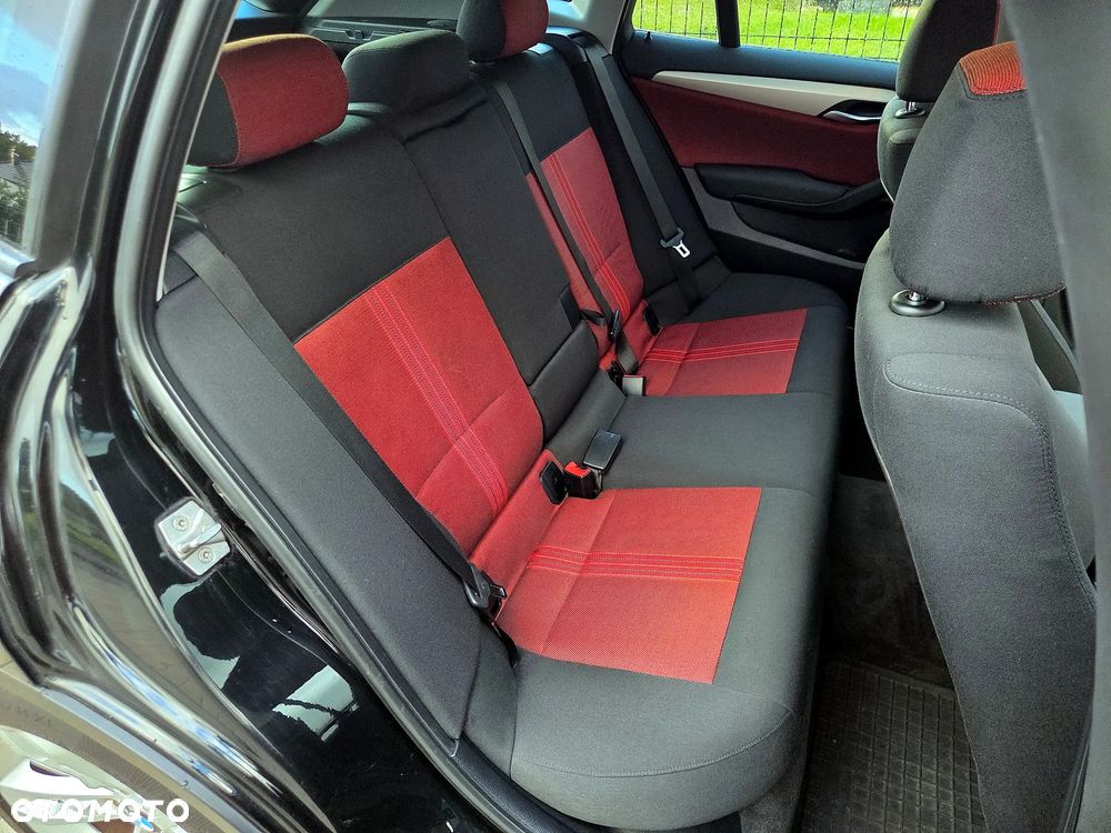 BMW X1 sDrive18d - 26