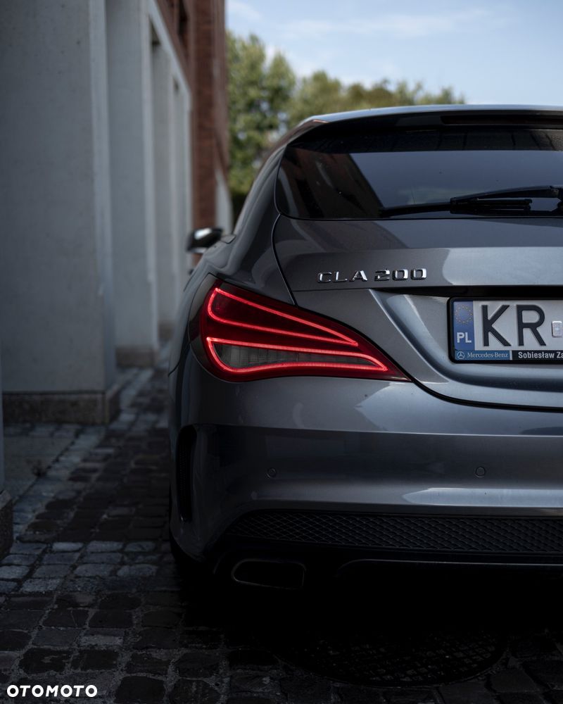 Mercedes-Benz CLA 200 7G-DCT AMG Line - 6
