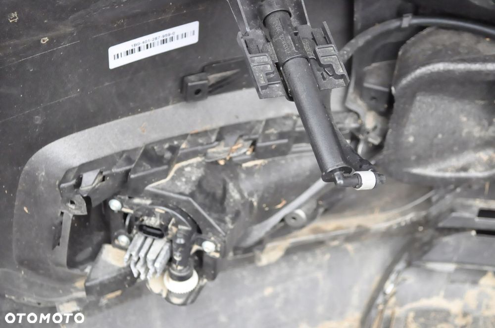 VOLVO XC40 ZDERZAK PRZÓD PRZEDNI KOMPLETNY W KOLORZE 727 - 11