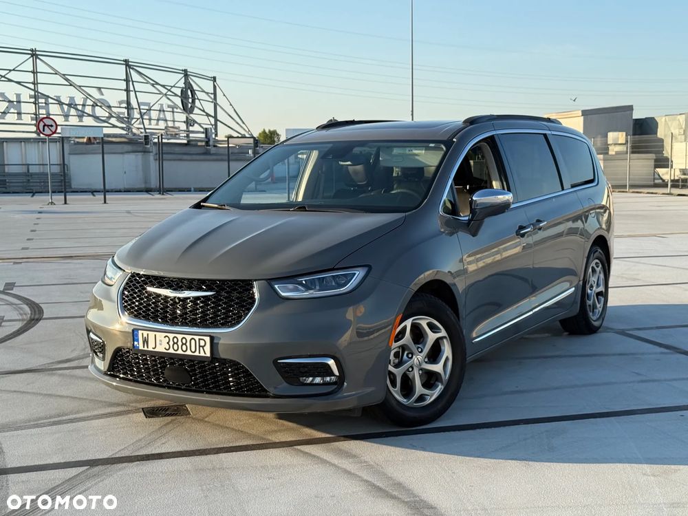 Chrysler Pacifica - 12
