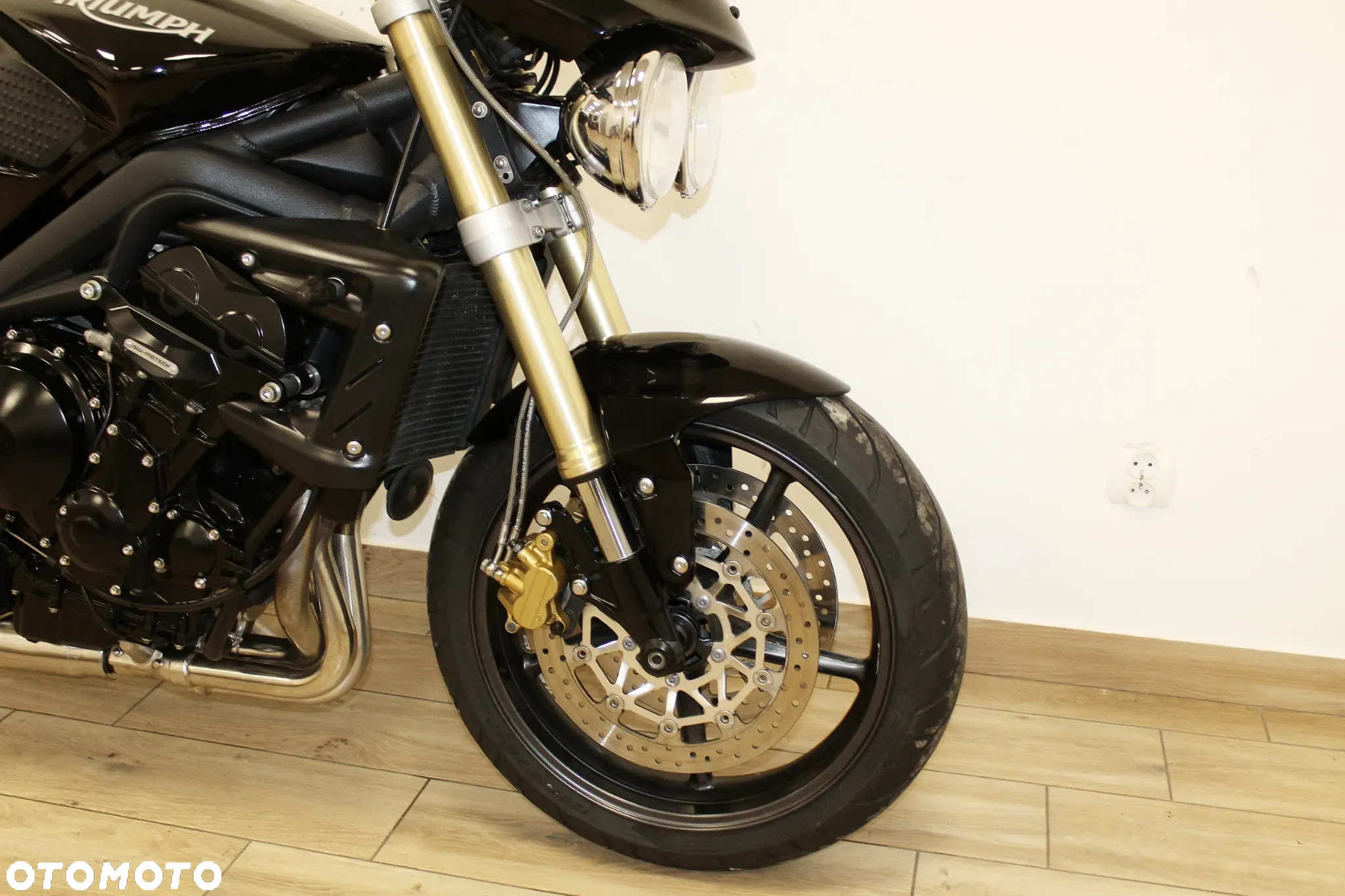Triumph Street Triple - 7