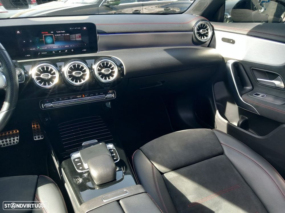 Mercedes-Benz CLA 180 d Shooting Brake AMG Line Aut. - 18