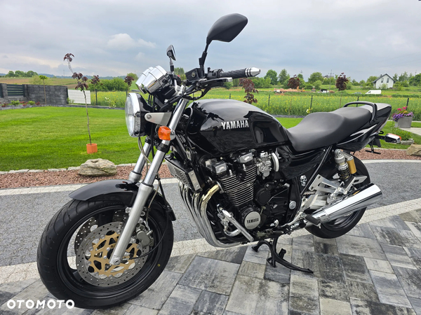Yamaha XJR