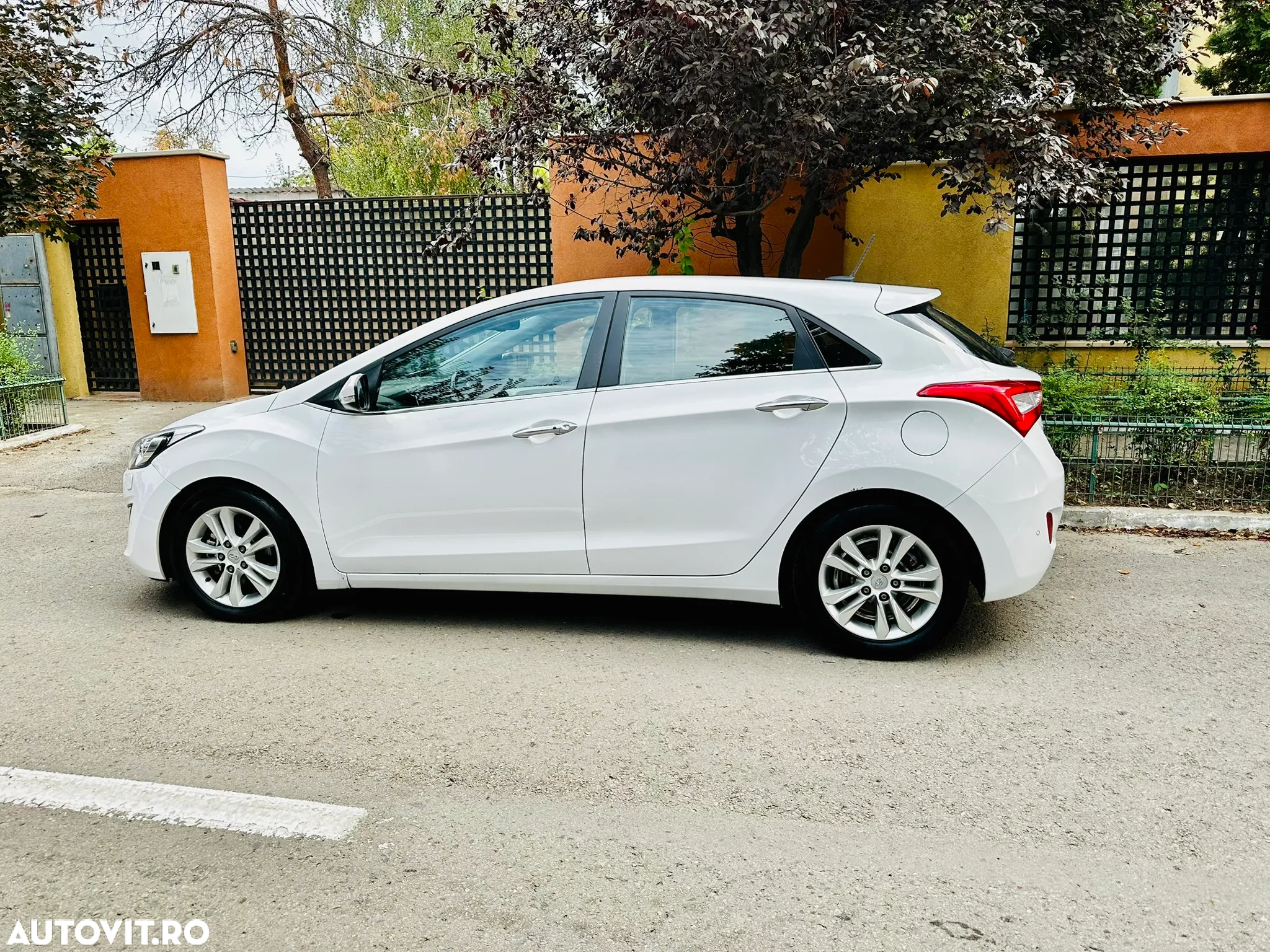 Hyundai i30 1.6 CRDI Premium - 4