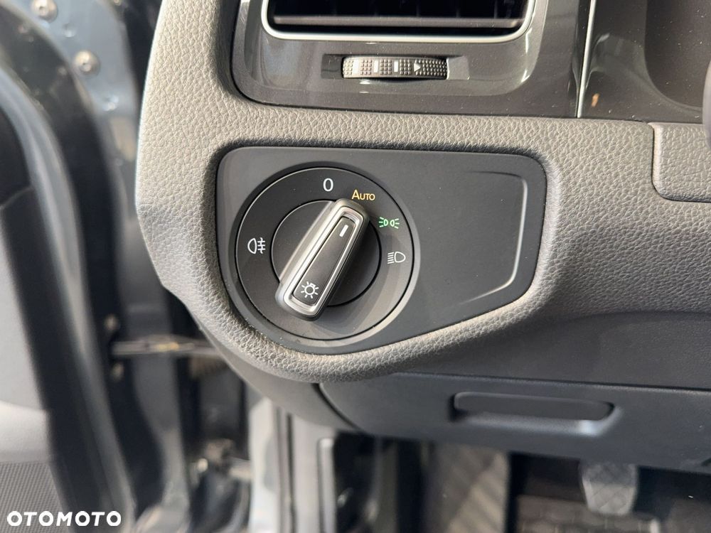 Volkswagen Golf Variant - 28