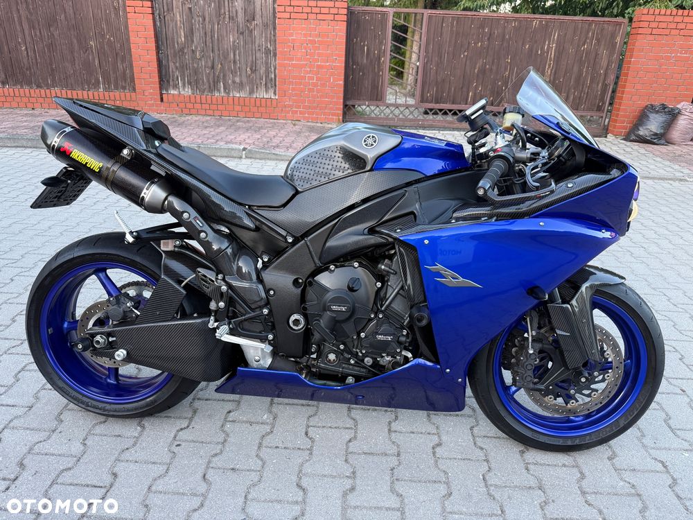 Yamaha R1 - 9