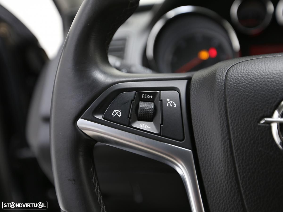 Opel Insignia - 19