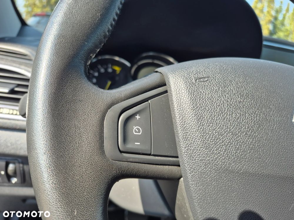 Renault Megane ENERGY TCe 115 Start & Stop LIMITED - 26