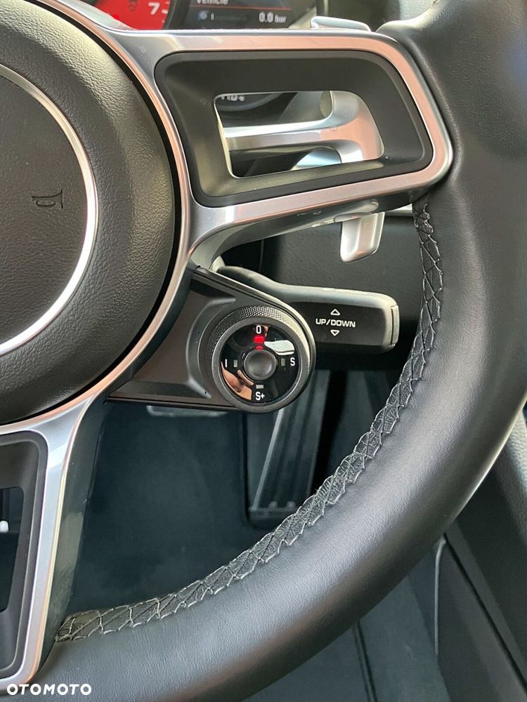 Porsche 718 Cayman - 23