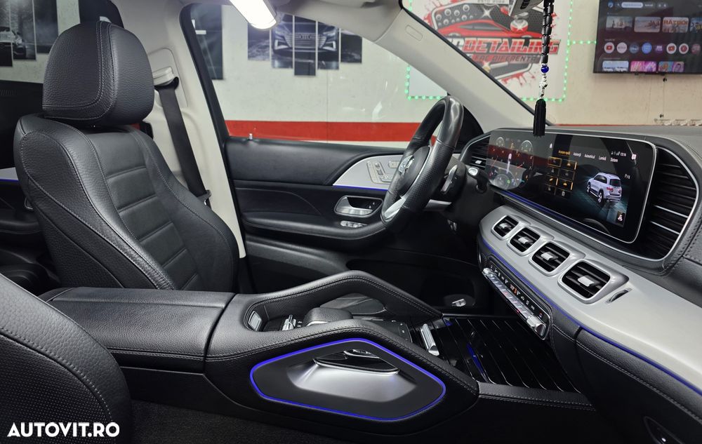 Mercedes-Benz GLS - 32