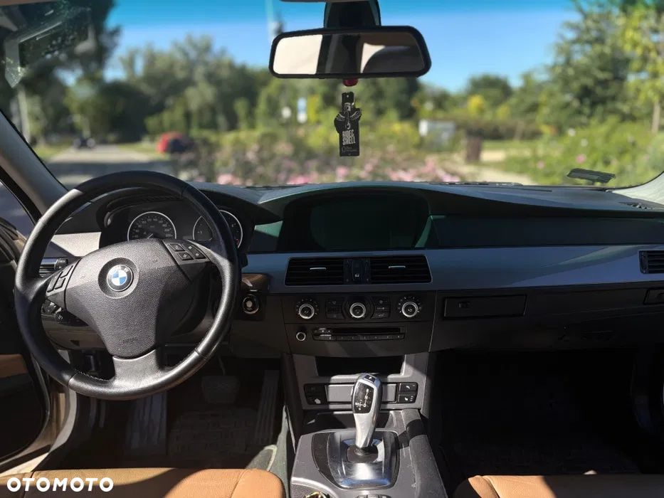 BMW Seria 5 520d - 5