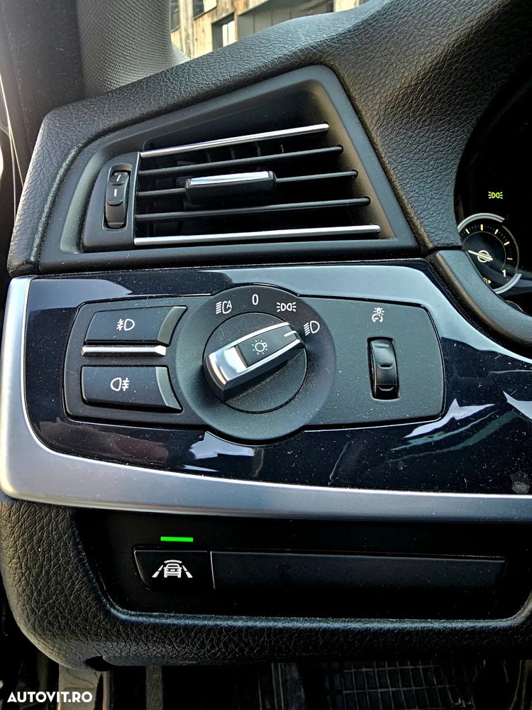 BMW Seria 5 525d xDrive - 25