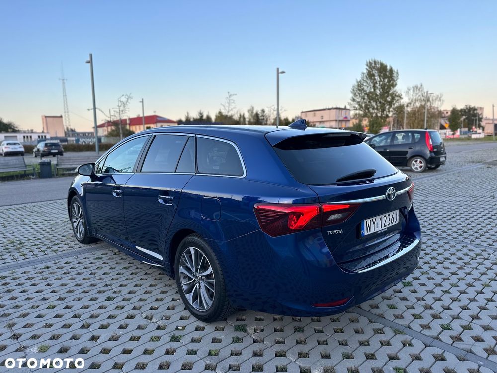 Toyota Avensis 2.0 D-4D Prestige - 8