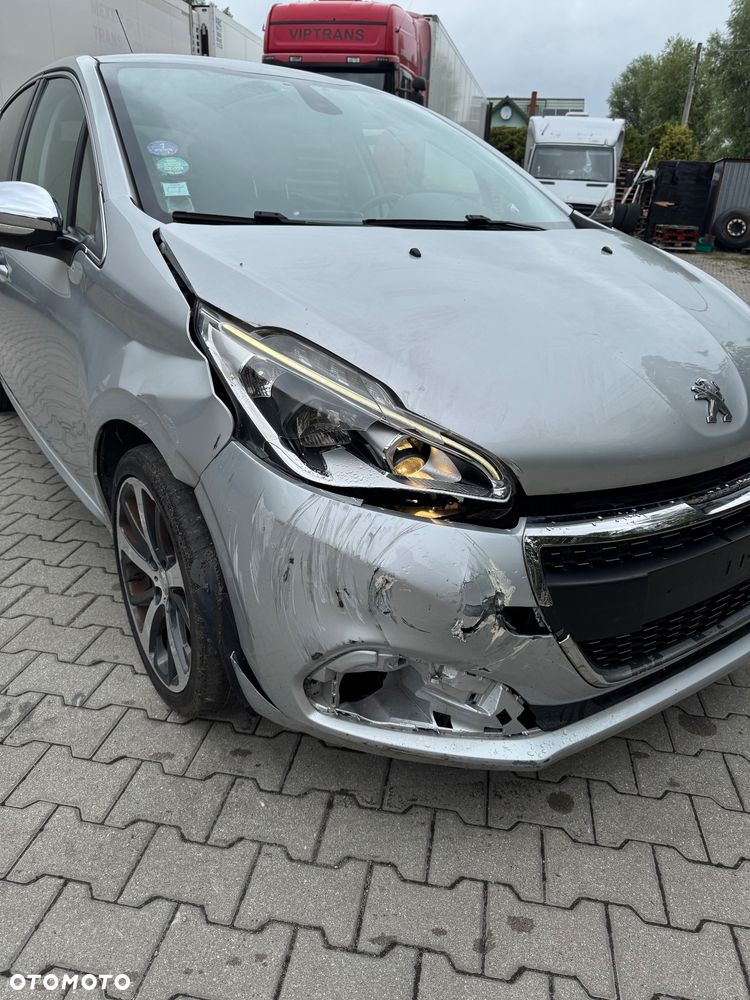 Peugeot 208 1.2 PureTech GPF Signature S&S - 4