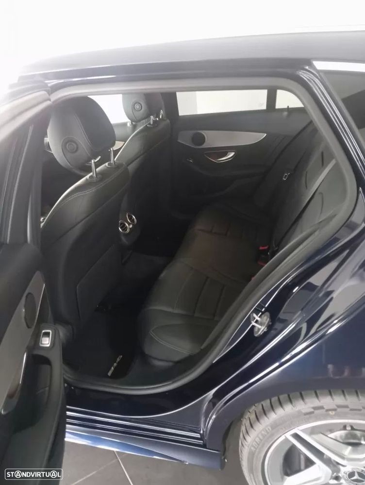 Mercedes-Benz C 220 d AMG Line — fotografia 34