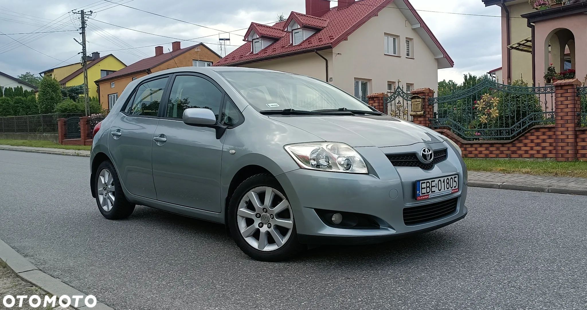 Toyota Auris 1.6 VVT-i Sol - 1