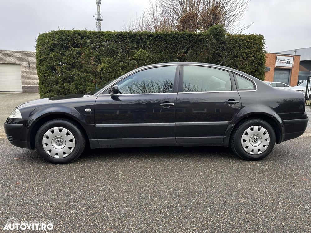 Volkswagen Passat 1.6 Comfortline Family - 3