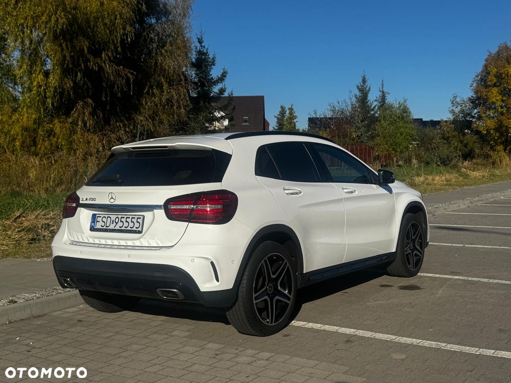 Mercedes-Benz GLA - 4