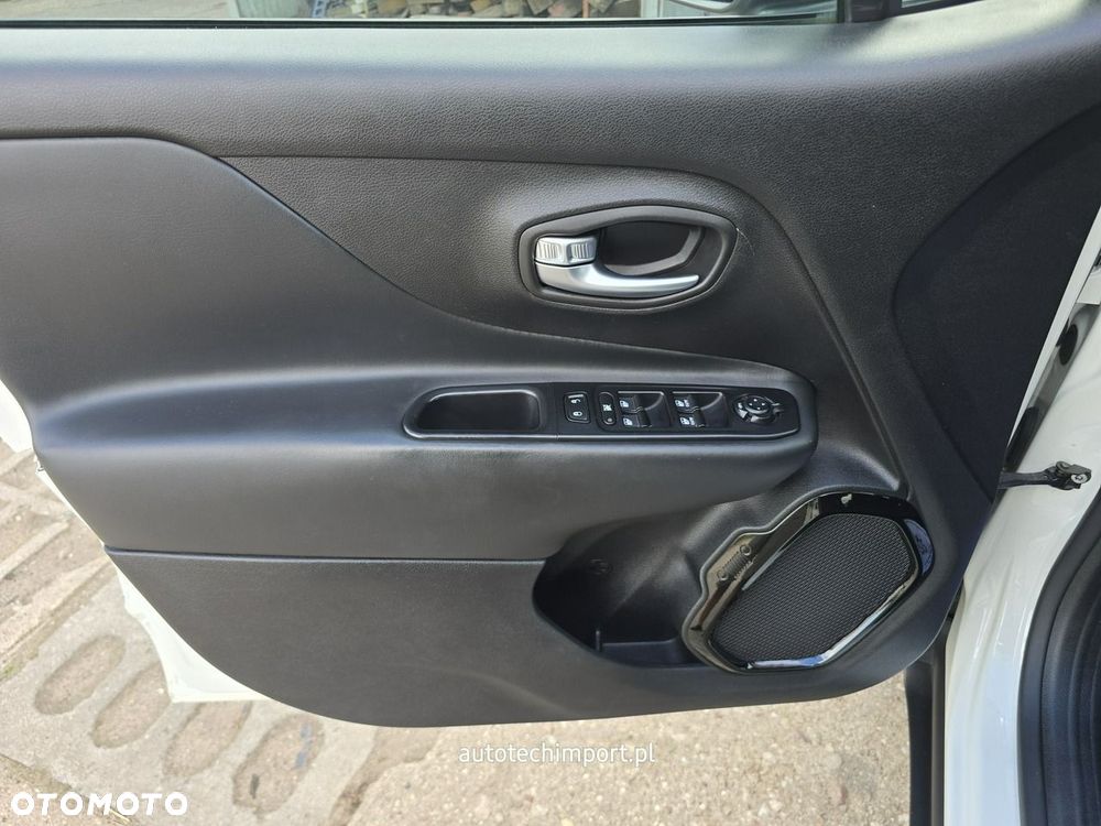 Jeep Renegade - 16
