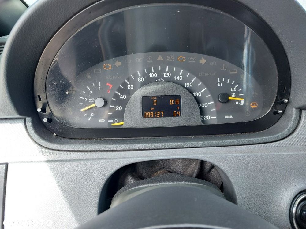 Mercedes-Benz Vito - 22