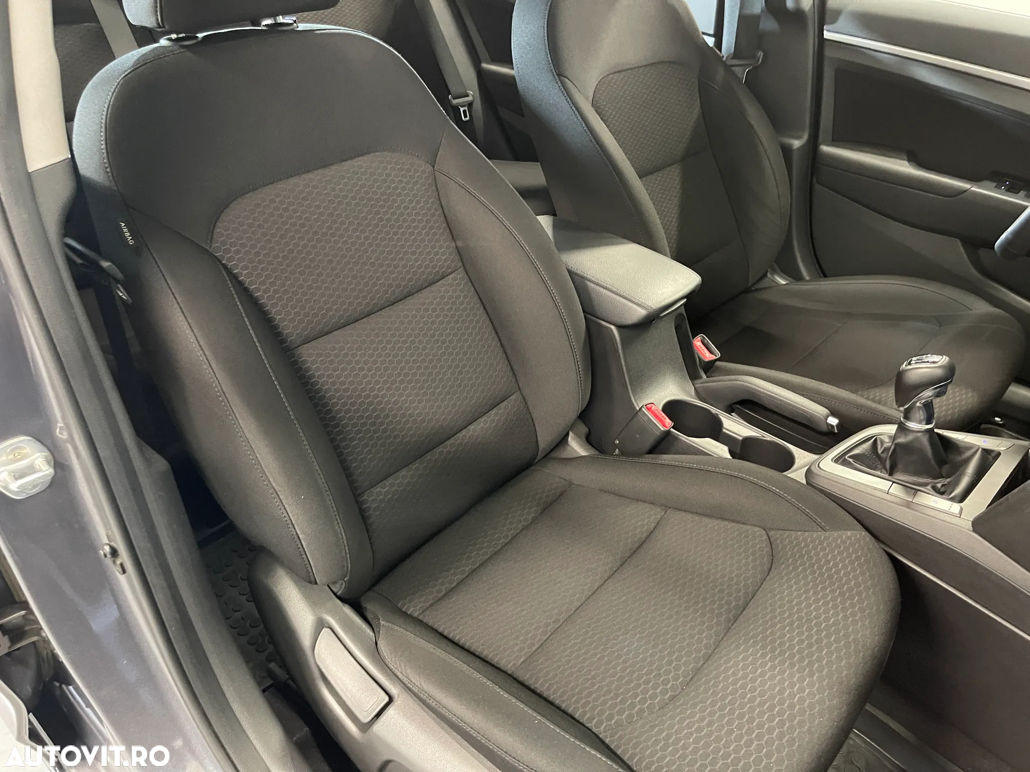 Hyundai Elantra 1.6 MPi Comfort - 10
