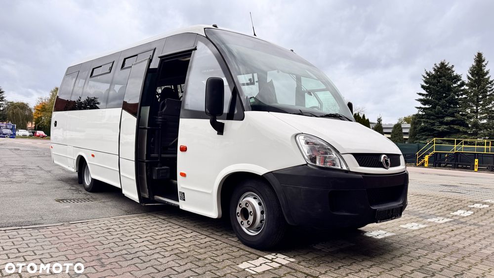 Iveco Wing /34 miejsca /mały przebieg /klimatyzacja/ Cena:109000 zł netto - 1