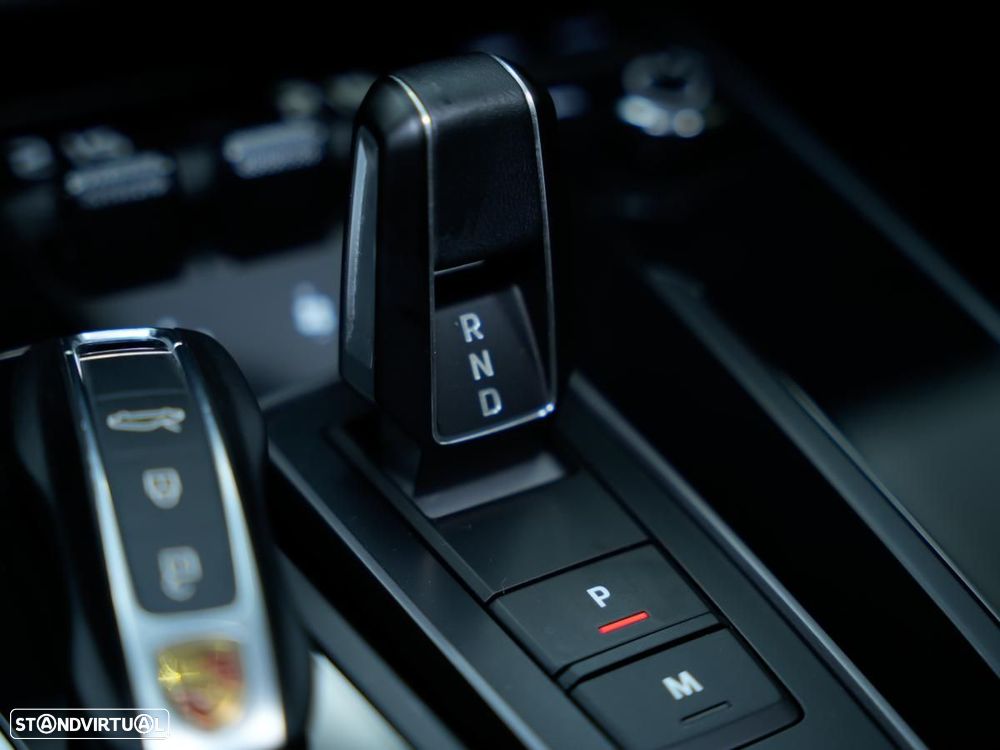 Porsche 911 (992) Turbo S PDK - 32