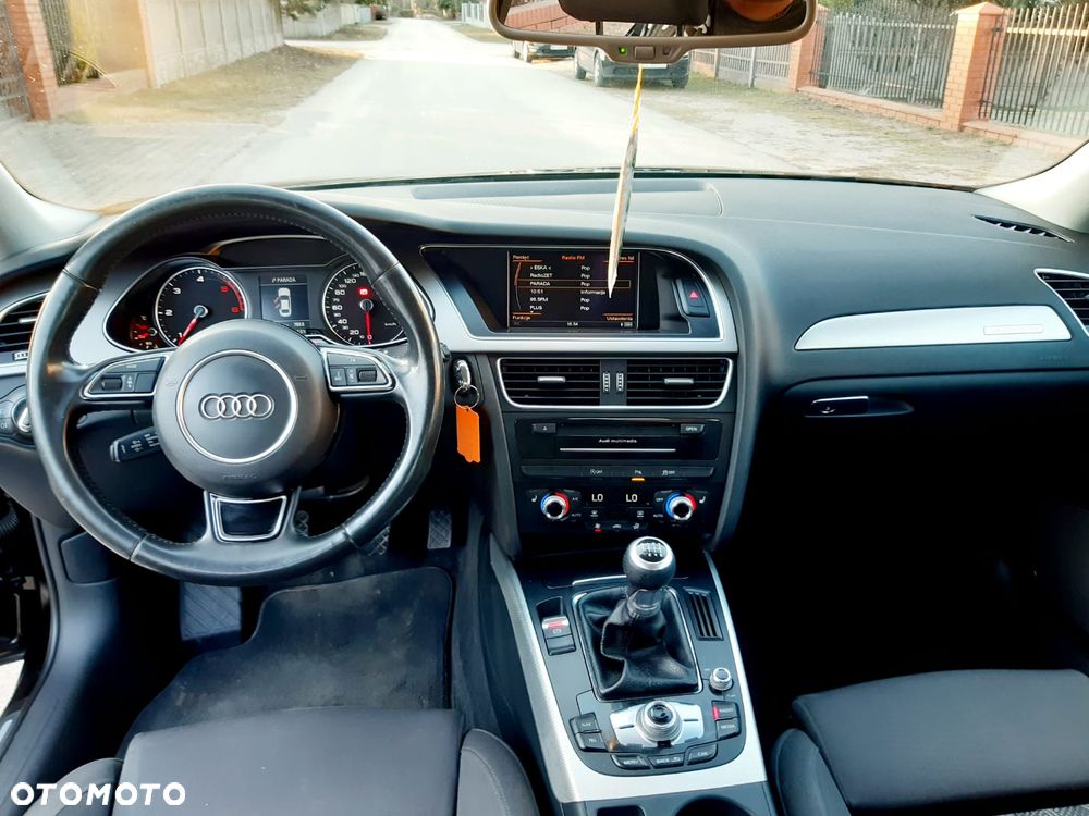 Audi A4 Limousine - 16